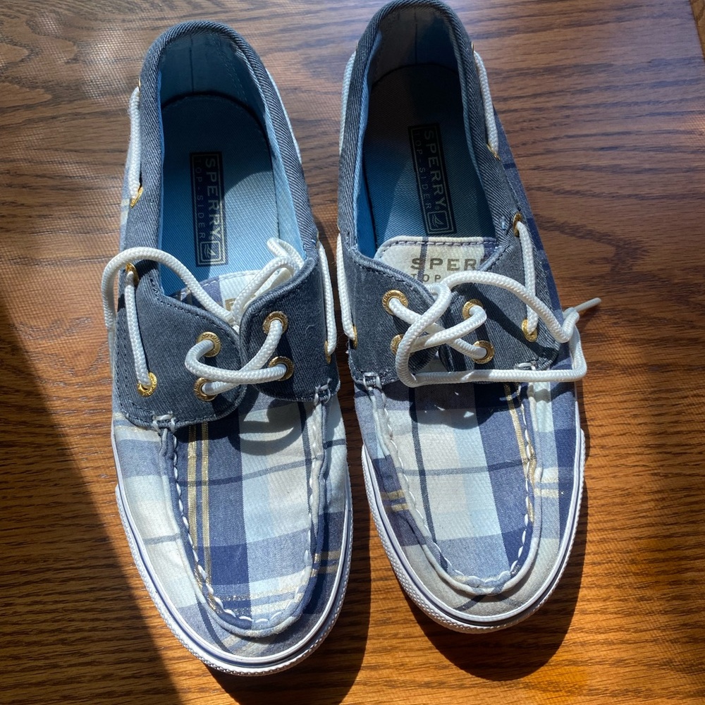 π§‘2/$15π§‘ ππ Adorable Blue, White and Gold Sperry Top-Sider ππ - Picture 2 of 16
